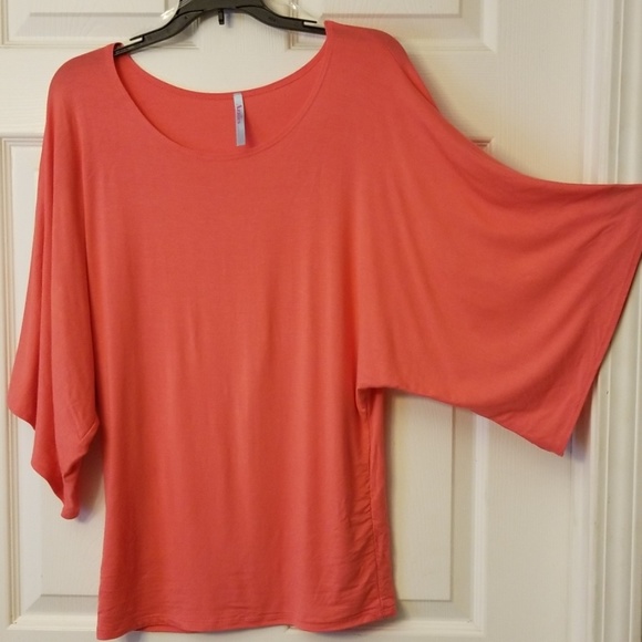 Top - Picture 2 of 4